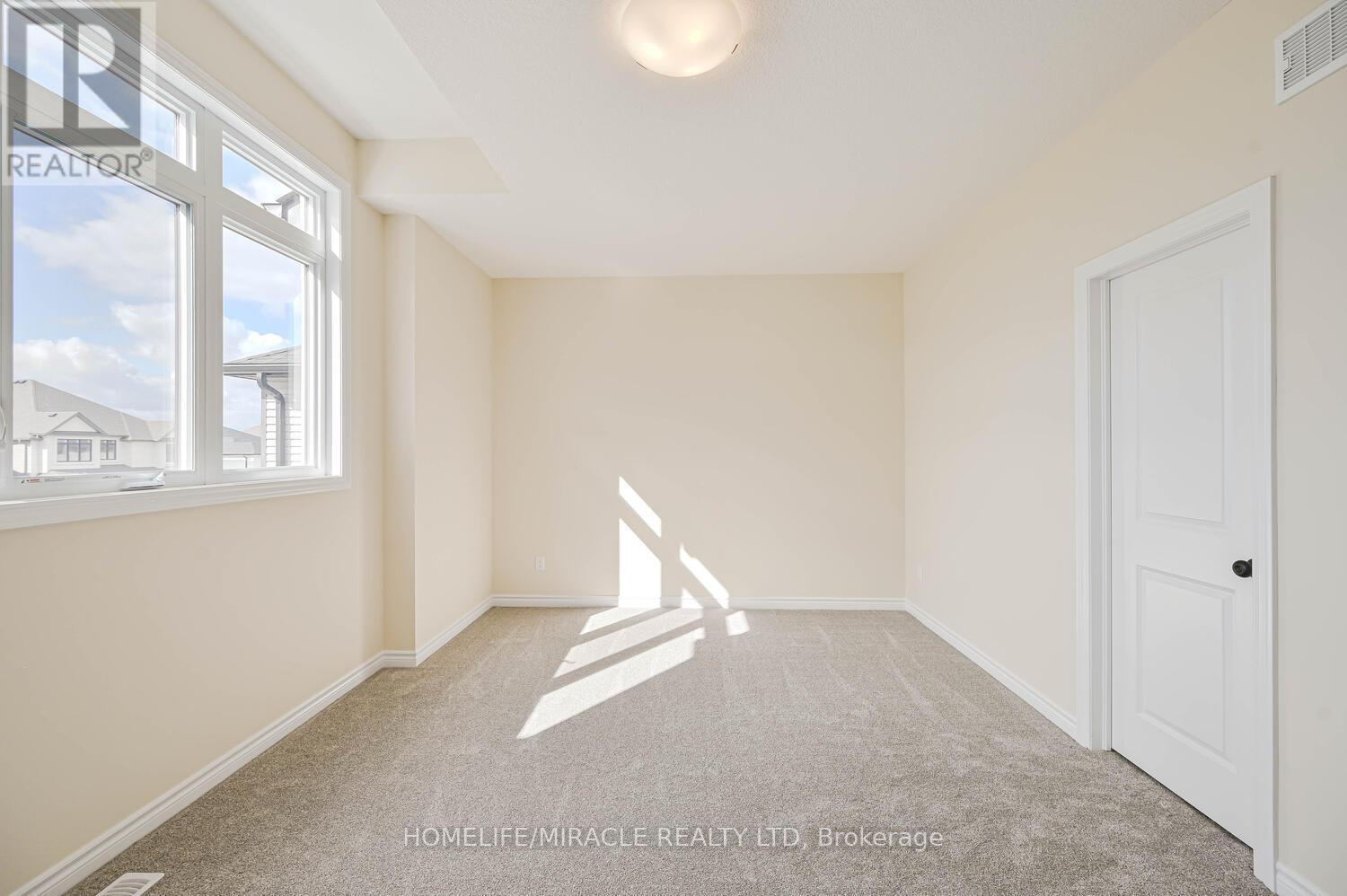16 Munn Crescent, Brant, Ontario  N3L 0N3 - Photo 33 - X12480809
