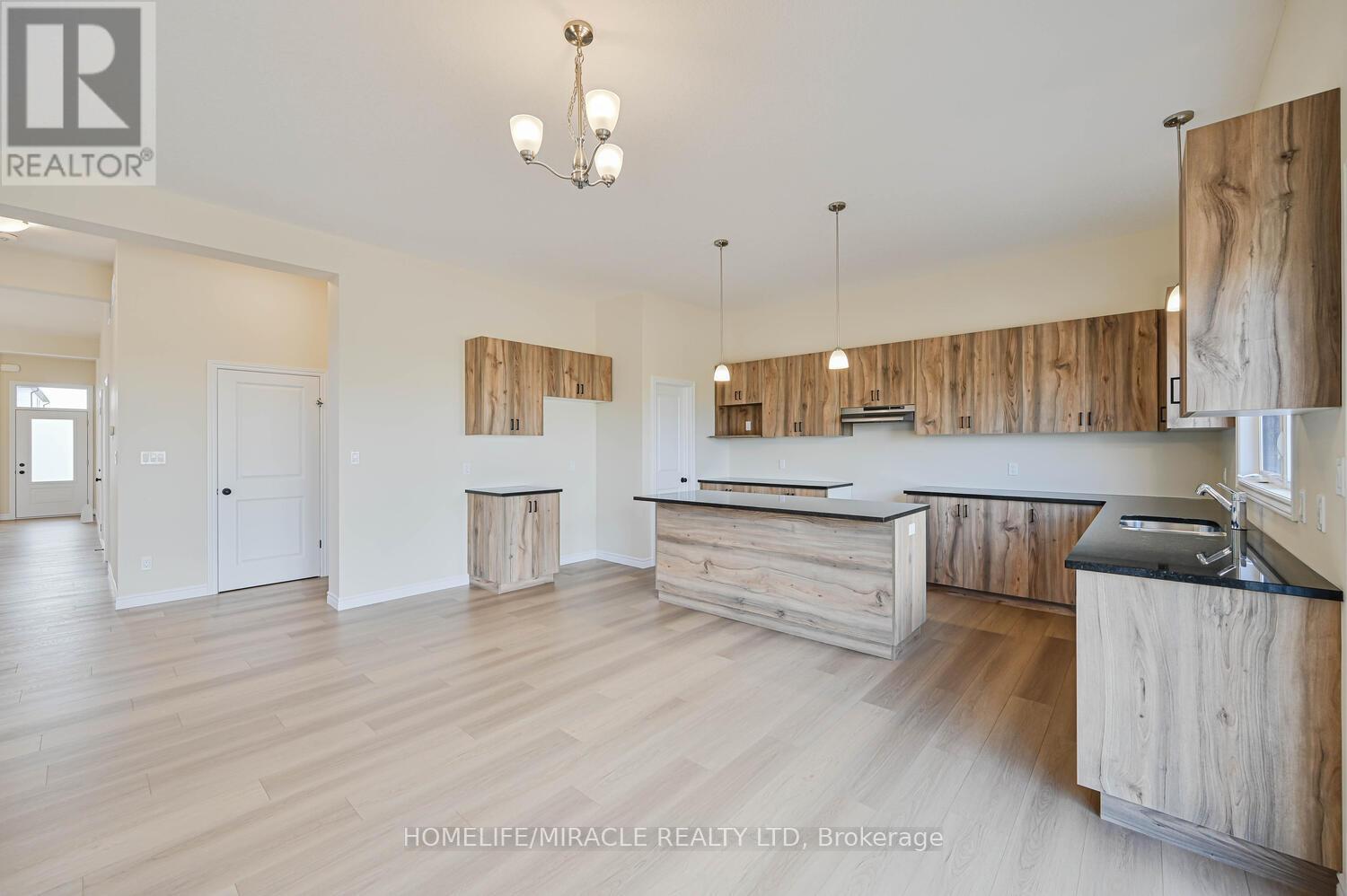16 Munn Crescent, Brant, Ontario  N3L 0N3 - Photo 8 - X12480809
