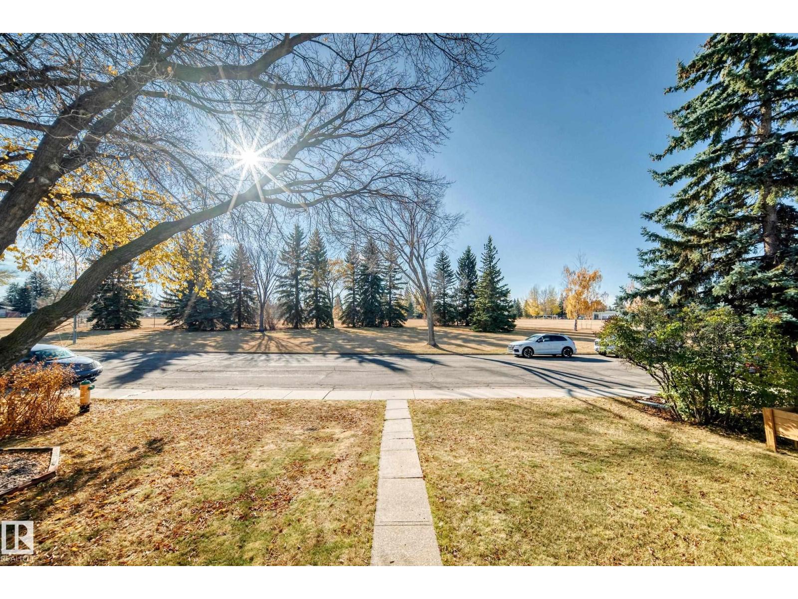 15620 81 Av Nw, Edmonton, Alberta  T5R 3P4 - Photo 2 - E4463389