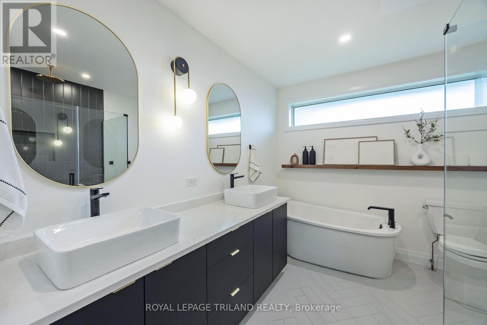 10117 Lynhurst Park Drive, Southwold, Ontario  N5P 2E5 - Photo 25 - X12480455