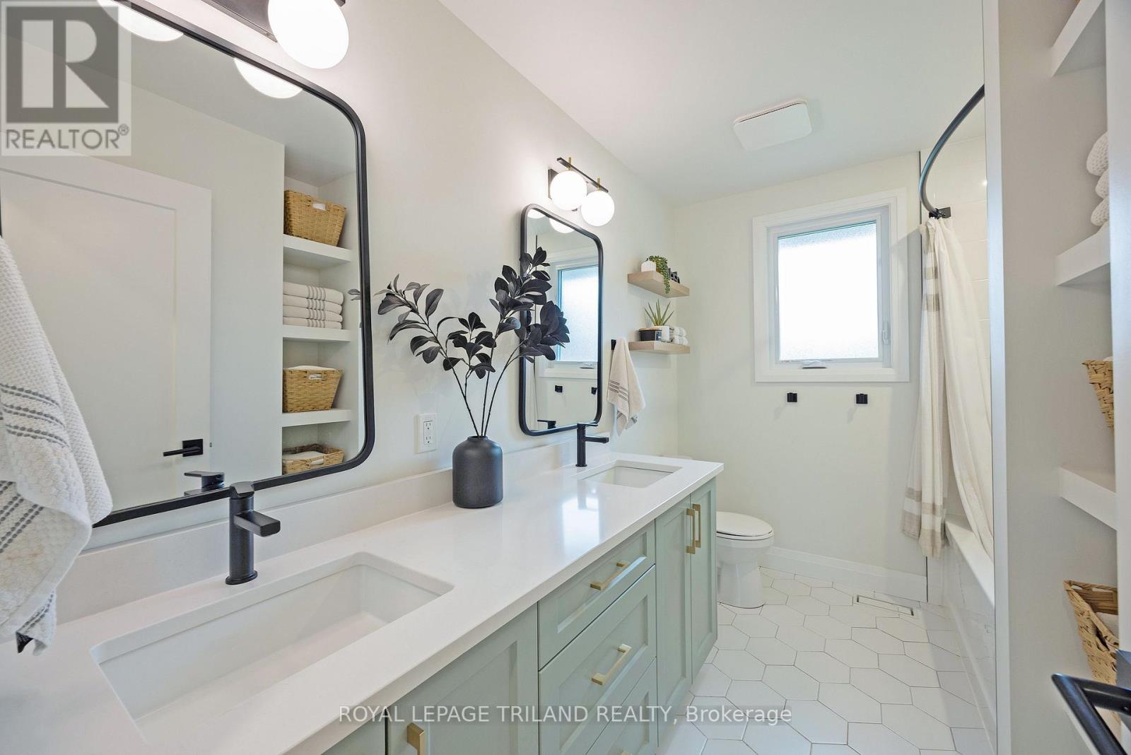 10117 Lynhurst Park Drive, Southwold, Ontario  N5P 2E5 - Photo 30 - X12480455