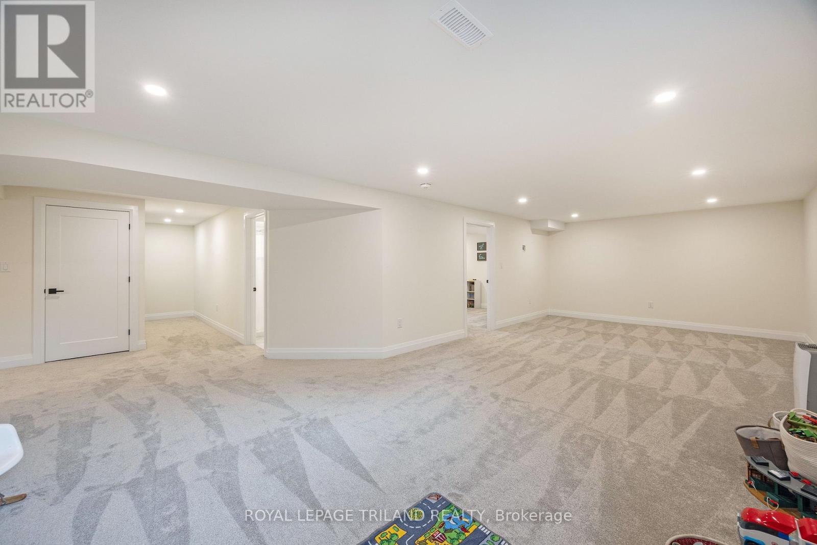 10117 Lynhurst Park Drive, Southwold, Ontario  N5P 2E5 - Photo 35 - X12480455