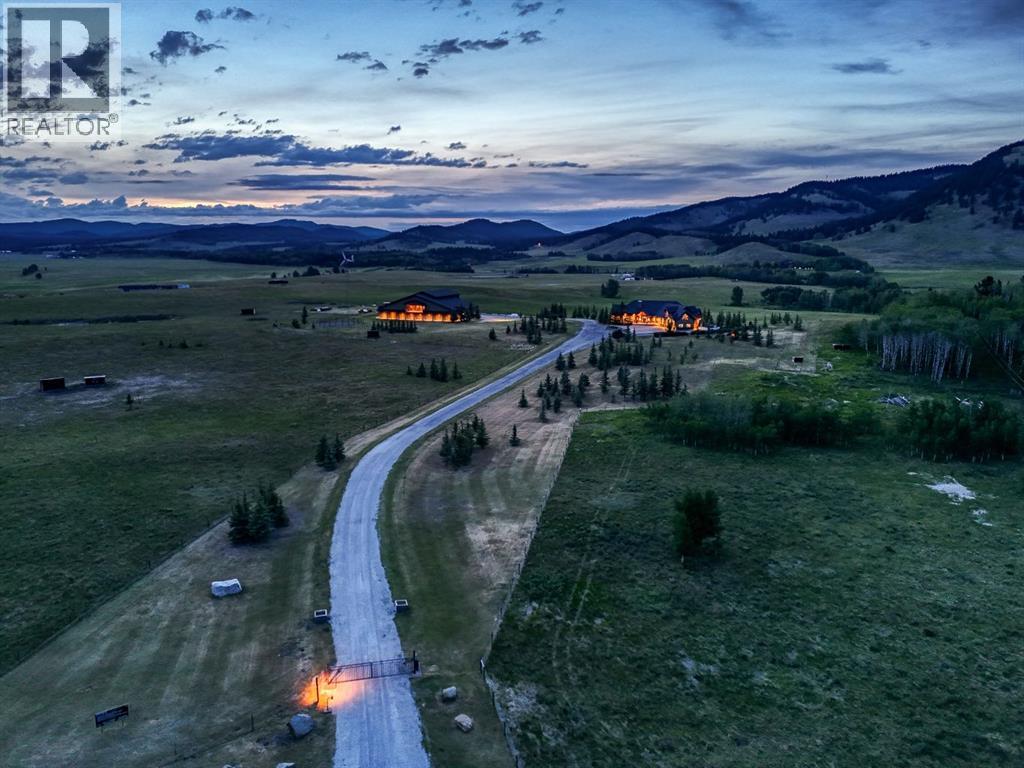 264390 Forestry Trunk Road, Rural Rocky View County, Alberta  T4C 1B7 - Photo 4 - A2235308