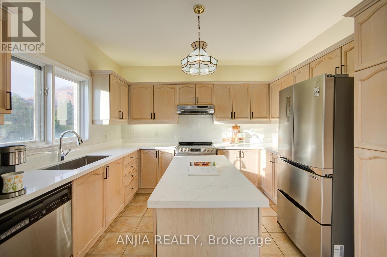 54 Rouge Bank Drive, Markham, Ontario  L3S 4C7 - Photo 28 - N12480760