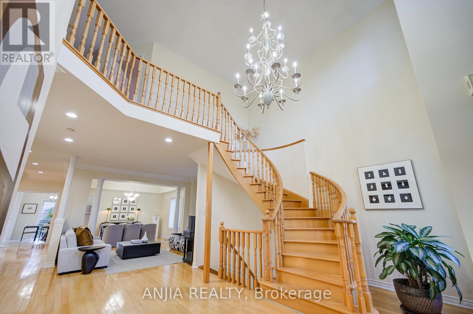 54 Rouge Bank Drive, Markham, Ontario  L3S 4C7 - Photo 5 - N12480760