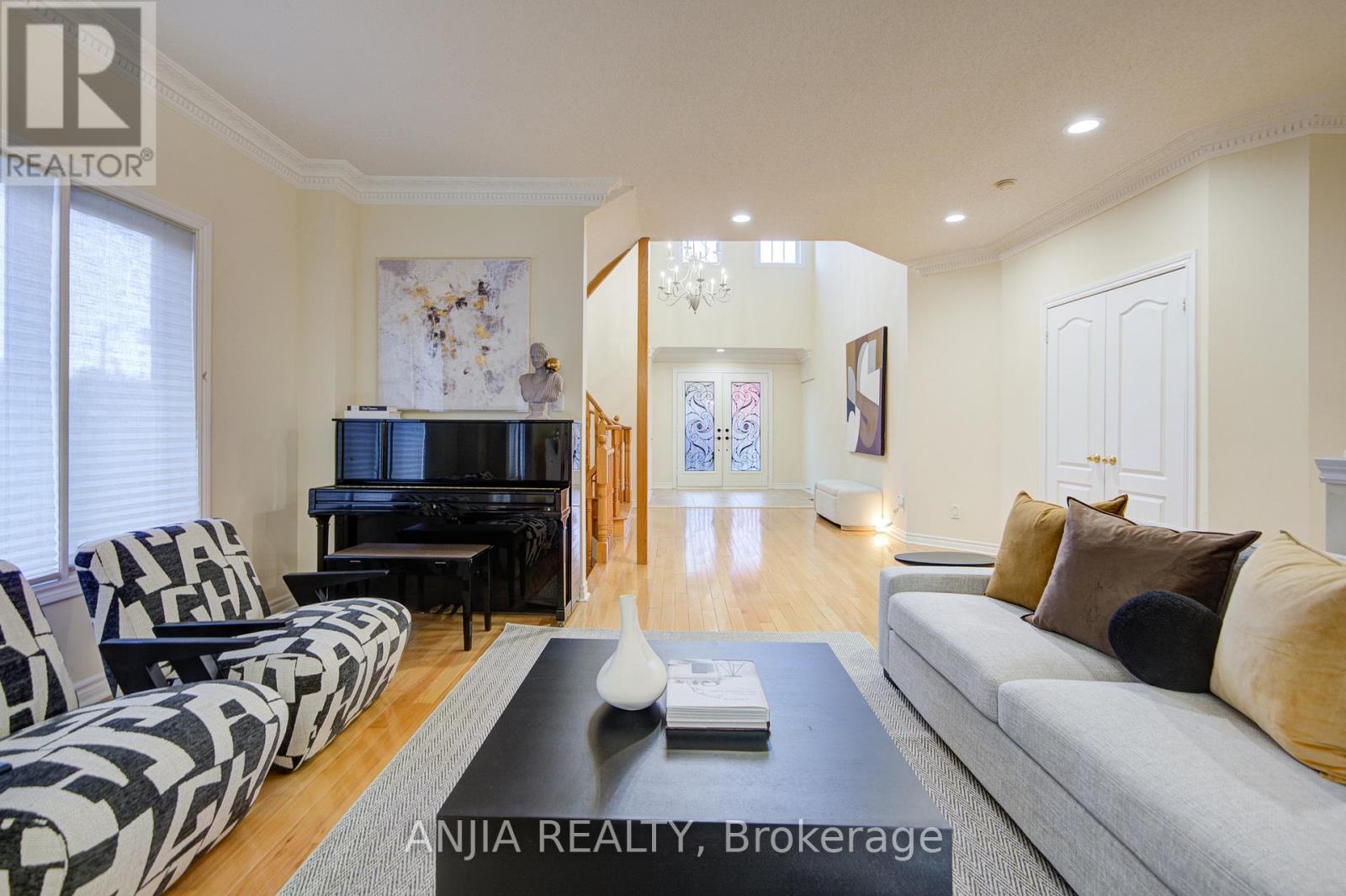 54 Rouge Bank Drive, Markham, Ontario  L3S 4C7 - Photo 8 - N12480760