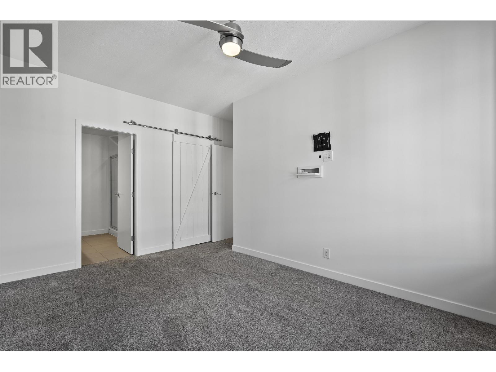 301 553 Foster Avenue, Coquitlam, British Columbia  V3J 0B5 - Photo 17 - R3061388