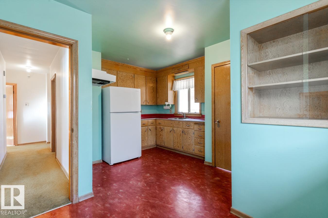8712 89 Av Nw, Edmonton, Alberta  T6C 1N7 - Photo 5 - E4463393