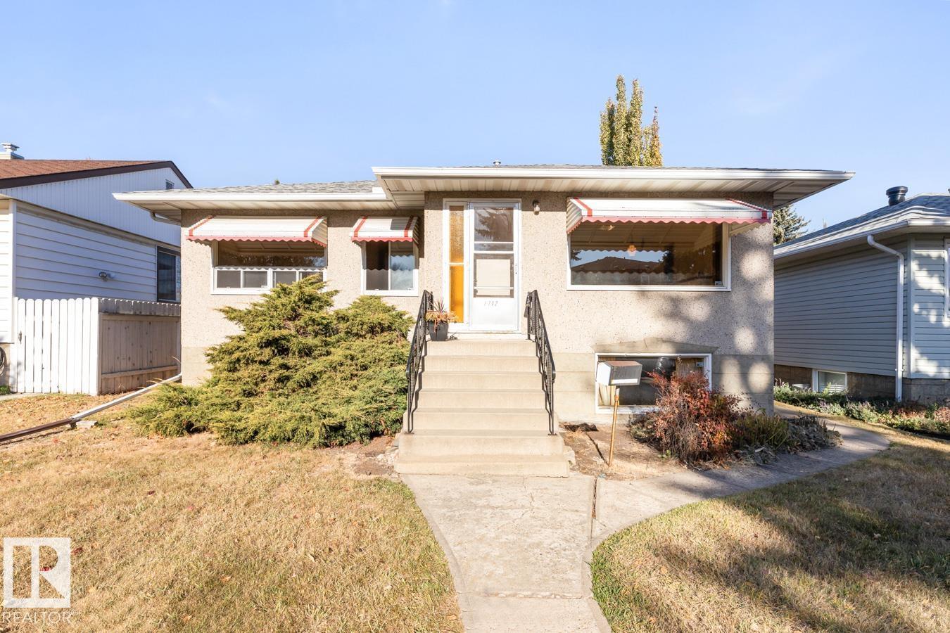 8712 89 AV NW, Edmonton, Alberta