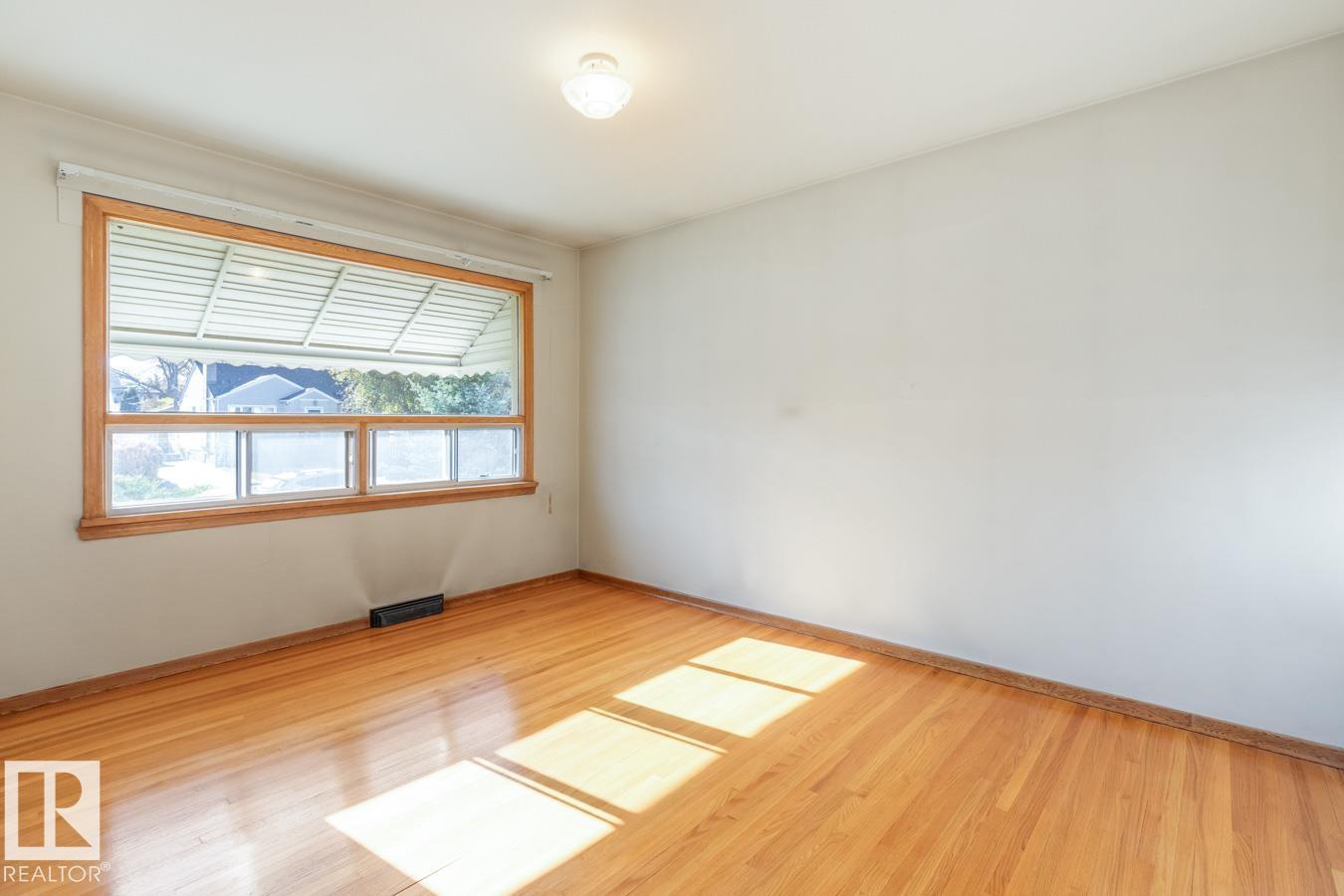 8712 89 Av Nw, Edmonton, Alberta  T6C 1N7 - Photo 10 - E4463393