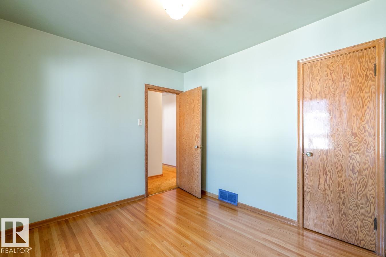 8712 89 Av Nw, Edmonton, Alberta  T6C 1N7 - Photo 15 - E4463393
