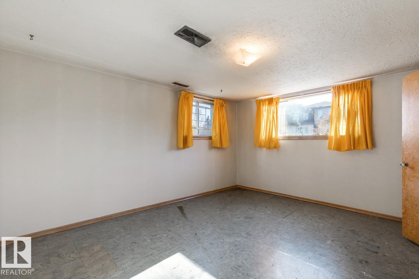8712 89 Av Nw, Edmonton, Alberta  T6C 1N7 - Photo 20 - E4463393