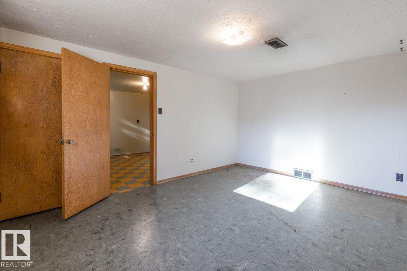 8712 89 Av Nw, Edmonton, Alberta  T6C 1N7 - Photo 21 - E4463393