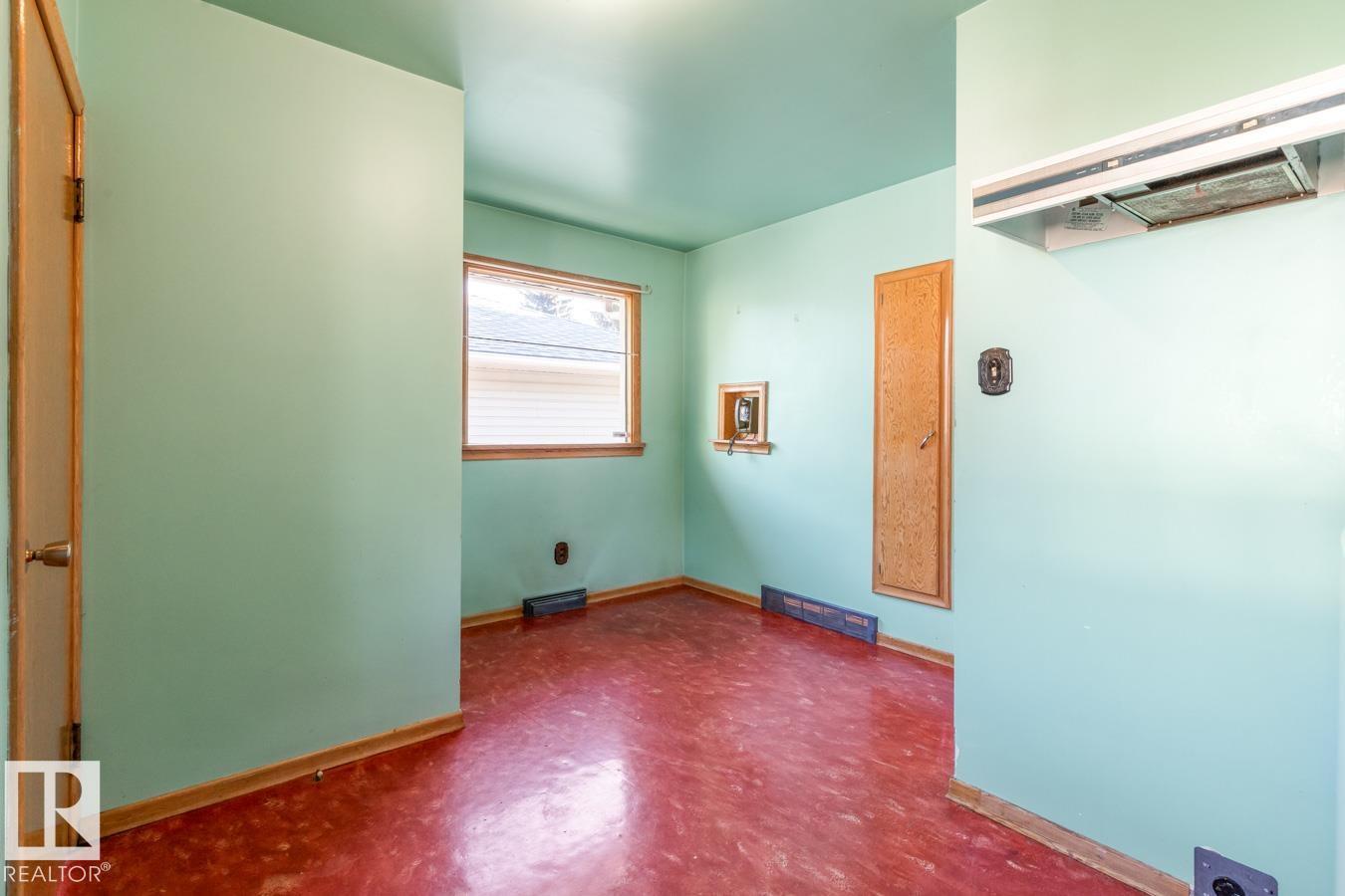 8712 89 Av Nw, Edmonton, Alberta  T6C 1N7 - Photo 8 - E4463393