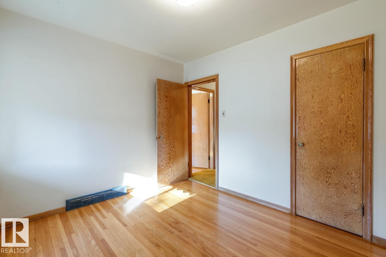 8712 89 Av Nw, Edmonton, Alberta  T6C 1N7 - Photo 13 - E4463393