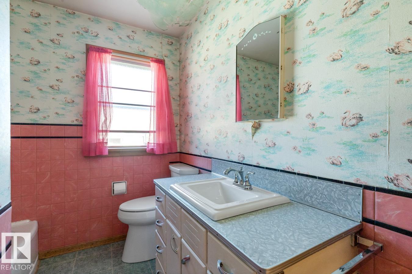 8712 89 Av Nw, Edmonton, Alberta  T6C 1N7 - Photo 16 - E4463393