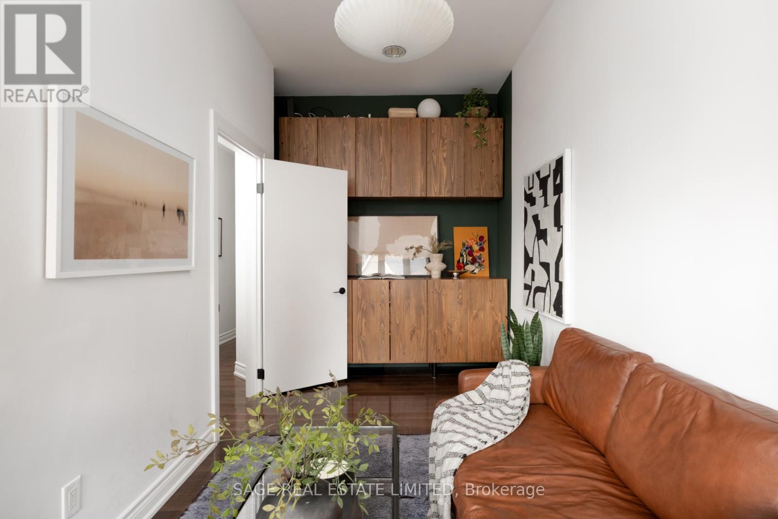 18 Palmerston Avenue, Toronto, Ontario  M6J 2H7 - Photo 3 - C12480880