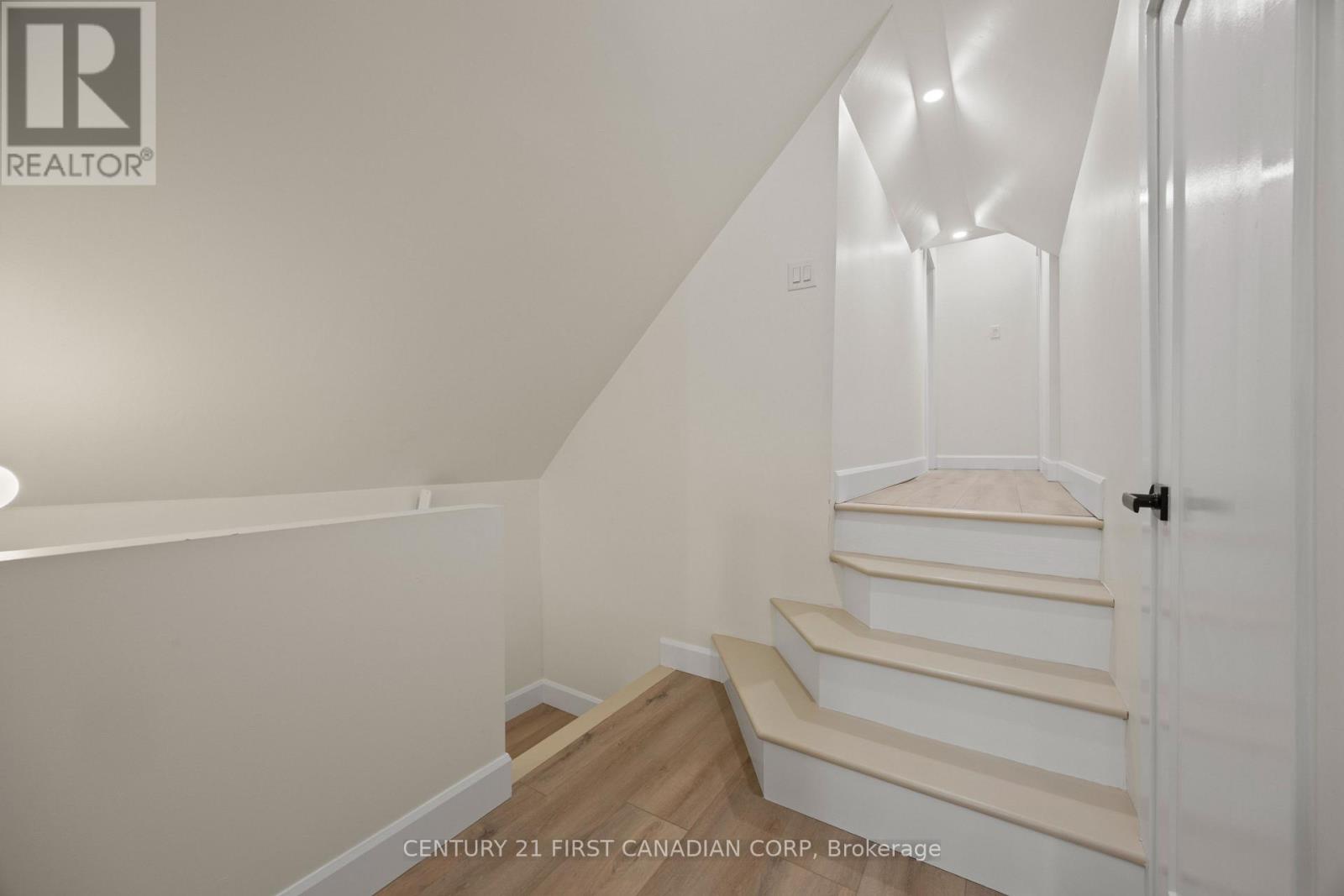 14 Euclid Avenue, London South, Ontario  N6C 1C1 - Photo 28 - X12480350