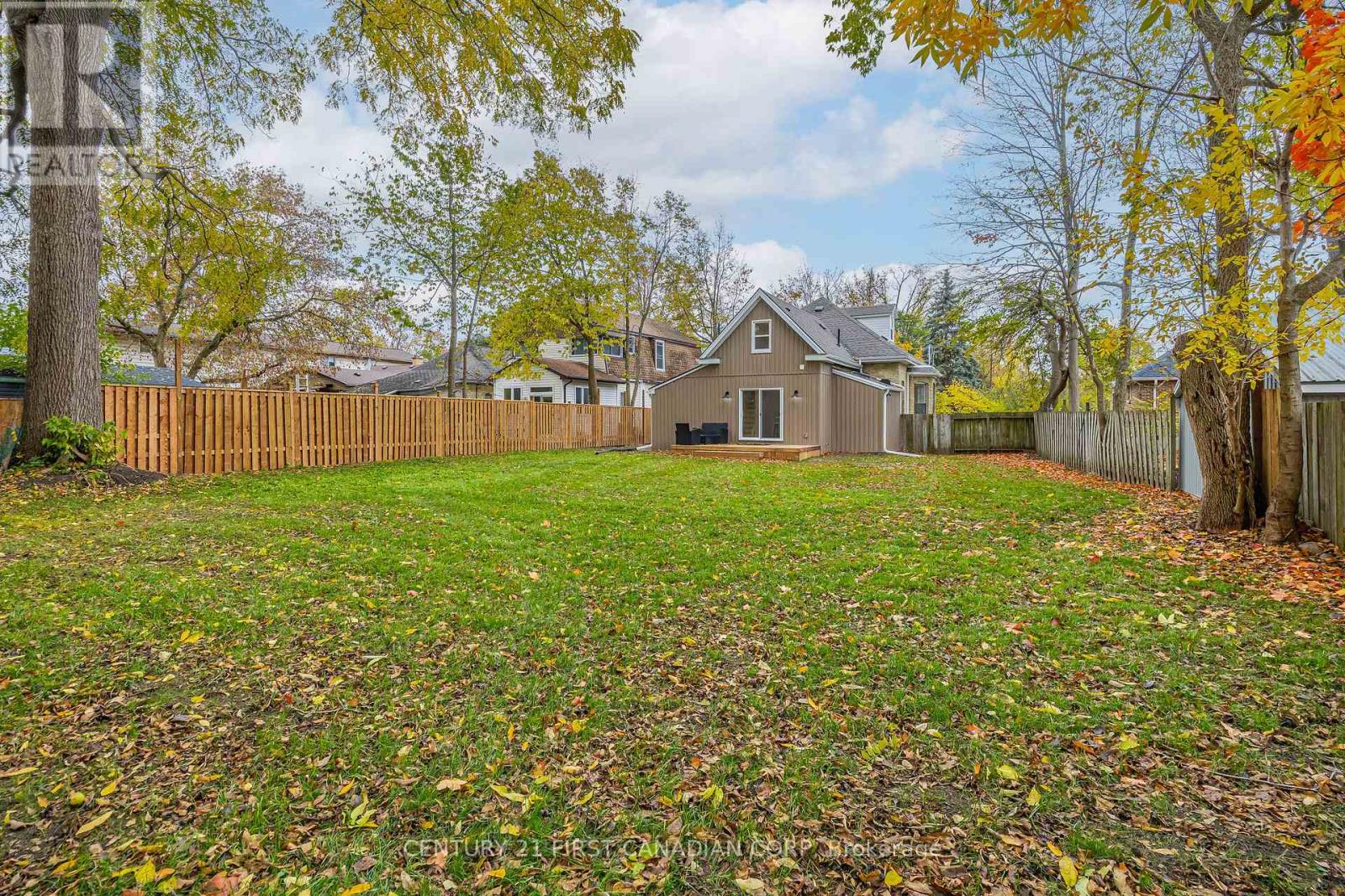 14 Euclid Avenue, London South, Ontario  N6C 1C1 - Photo 36 - X12480350