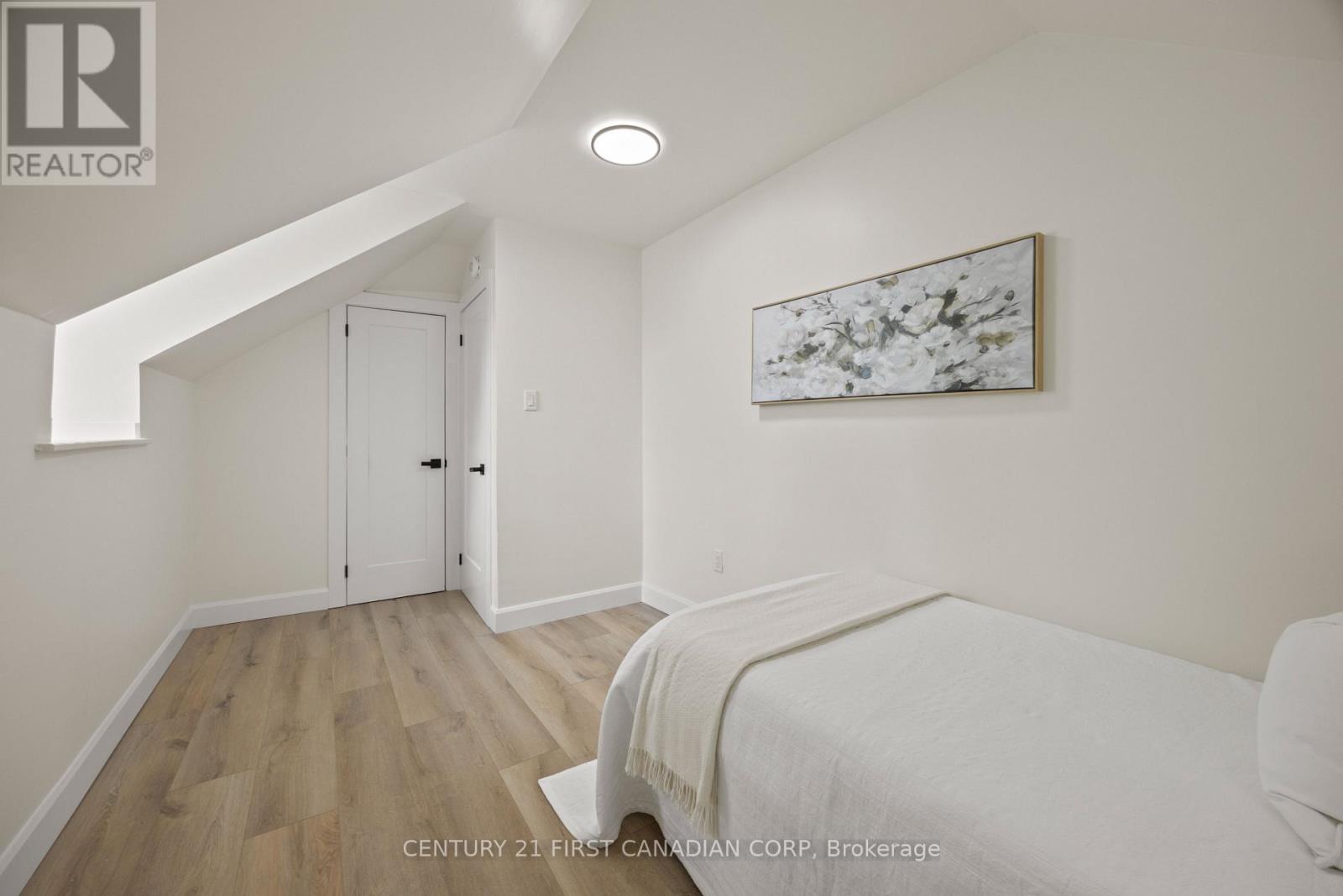 14 Euclid Avenue, London South, Ontario  N6C 1C1 - Photo 34 - X12480350