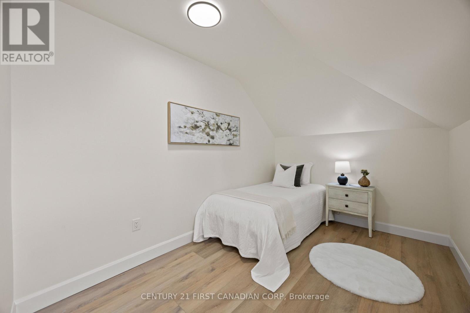 14 Euclid Avenue, London South, Ontario  N6C 1C1 - Photo 33 - X12480350
