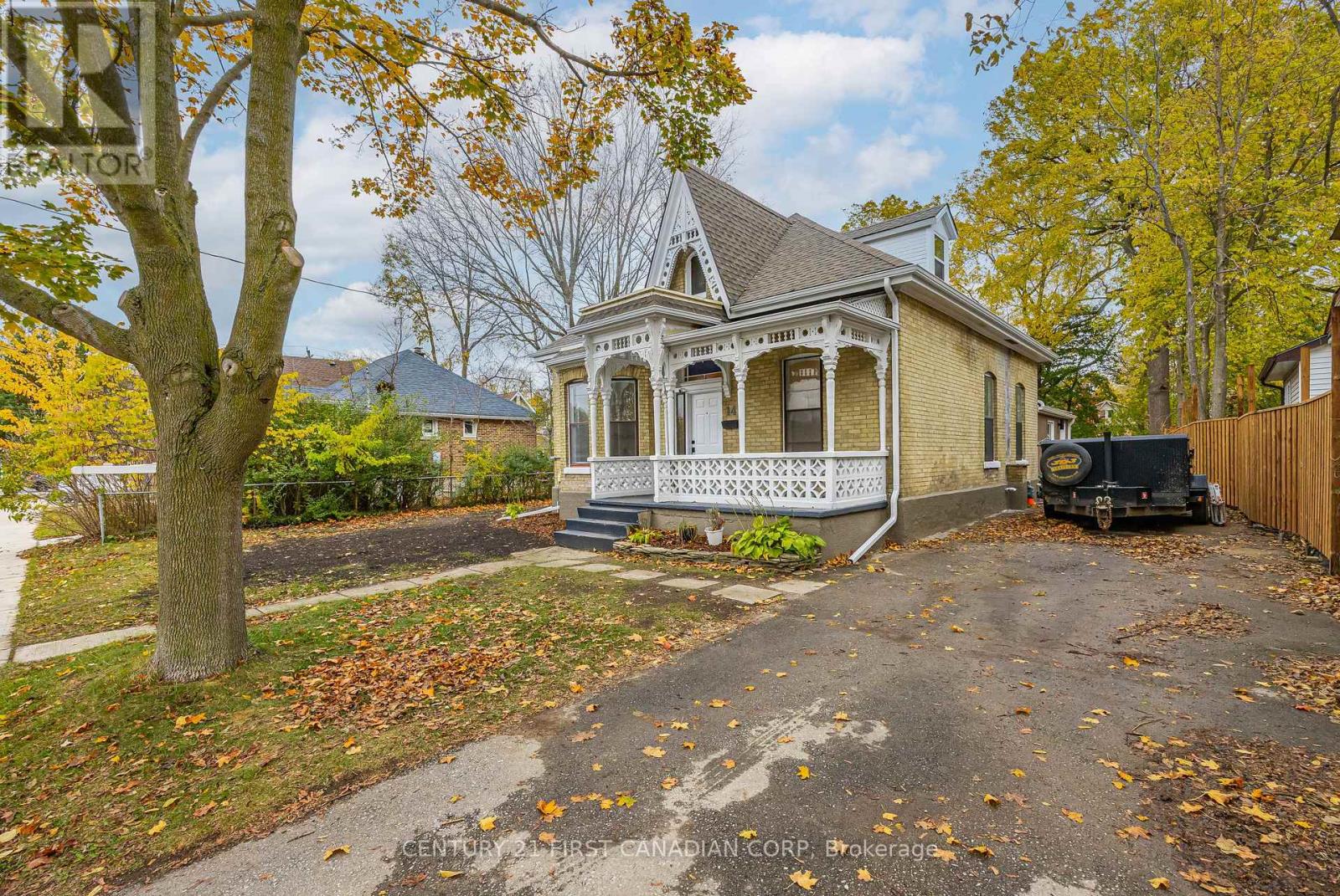 14 Euclid Avenue, London South, Ontario  N6C 1C1 - Photo 3 - X12480350