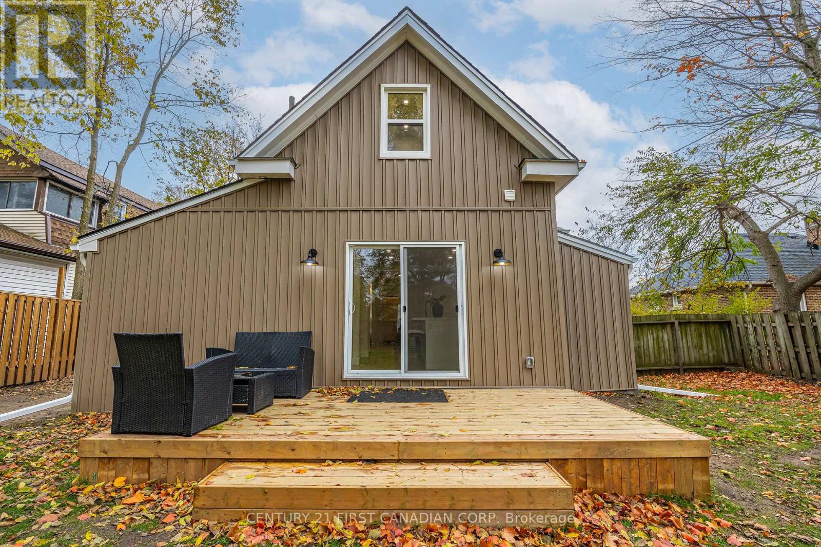 14 Euclid Avenue, London South, Ontario  N6C 1C1 - Photo 38 - X12480350