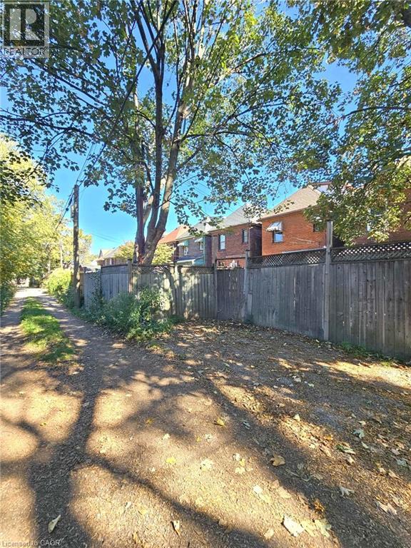 35 Fairleigh Avenue N, Hamilton, Ontario  L8L 6H1 - Photo 16 - 40781780
