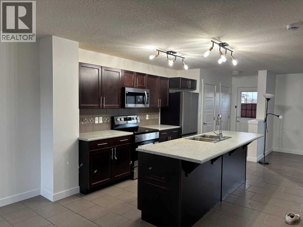 Property at 8816 96 Avenue image 3