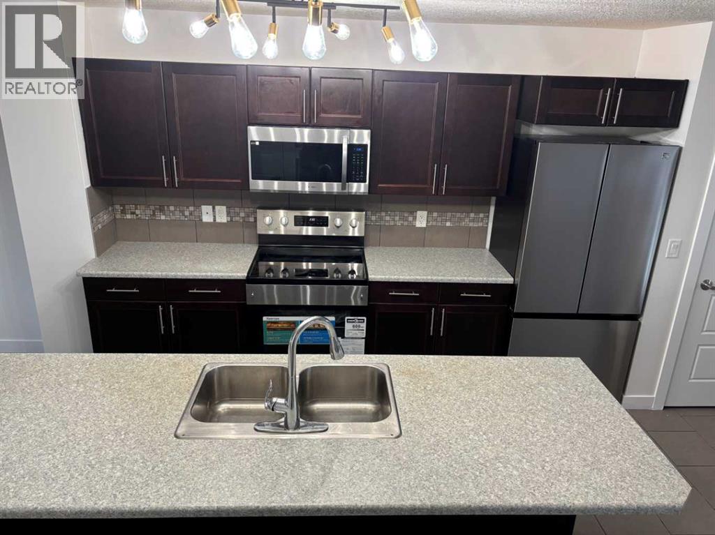 Property at 8816 96 Avenue image 2