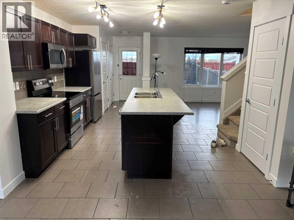 Property at 8816 96 Avenue image 4