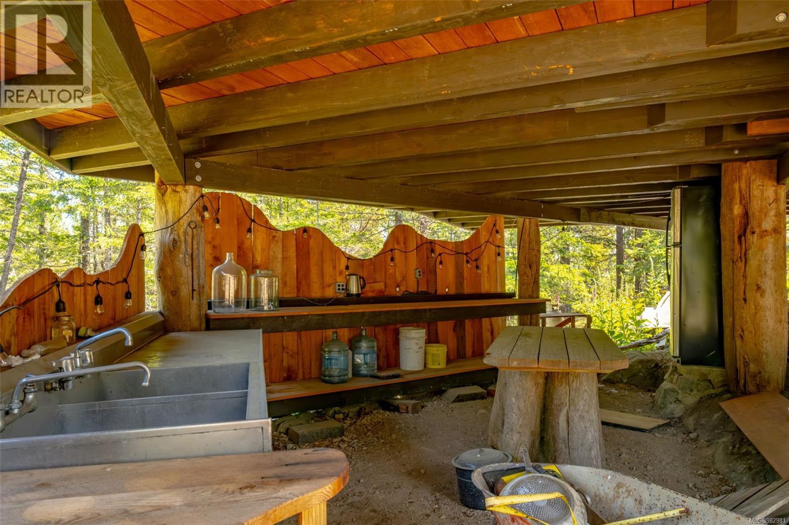 2 Main Rd, Lasqueti Island, British Columbia  V0R 2J0 - Photo 14 - 982981