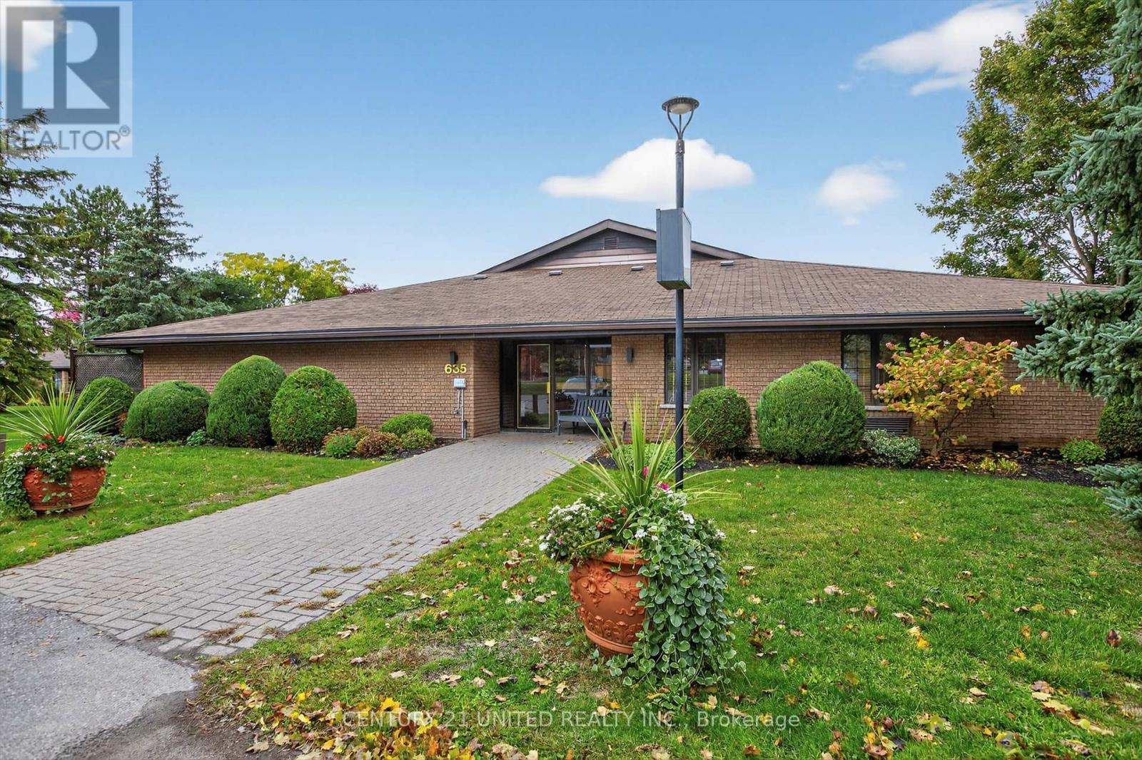 8 - 635 Whitaker Street, Peterborough, Ontario  K9H 7L5 - Photo 2 - X12480942