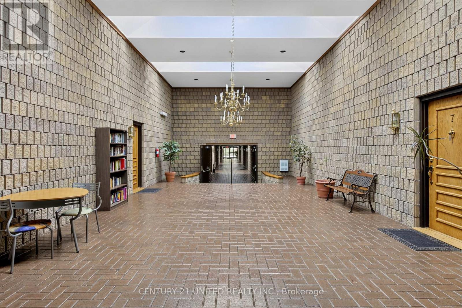 8 - 635 Whitaker Street, Peterborough, Ontario  K9H 7L5 - Photo 35 - X12480942