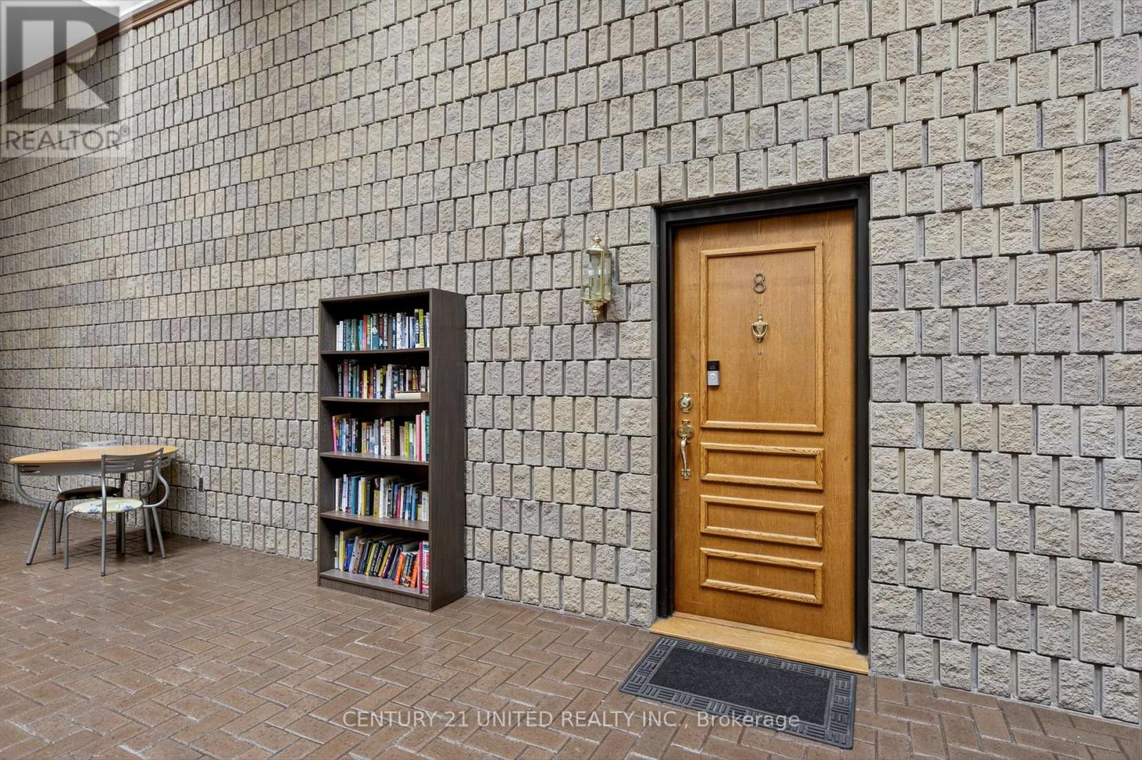 8 - 635 Whitaker Street, Peterborough, Ontario  K9H 7L5 - Photo 4 - X12480942