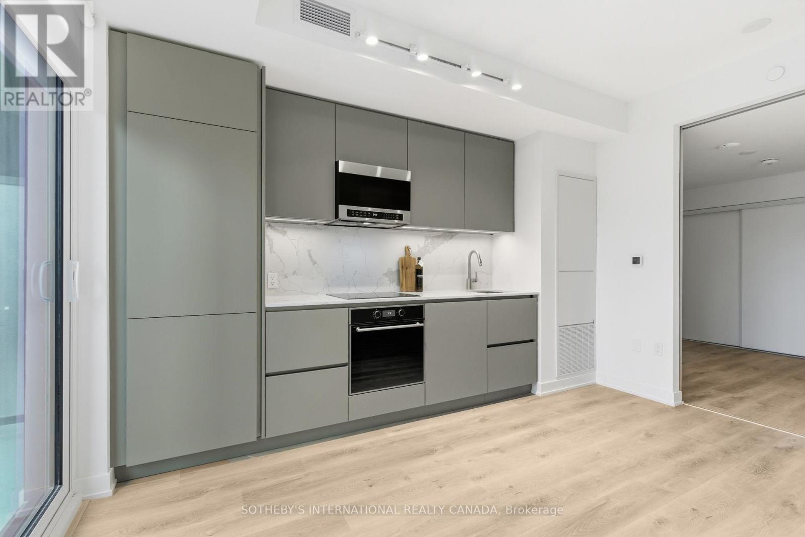 418s - 110 Broadway Avenue, Toronto, Ontario  M4P 1V7 - Photo 10 - C12466258