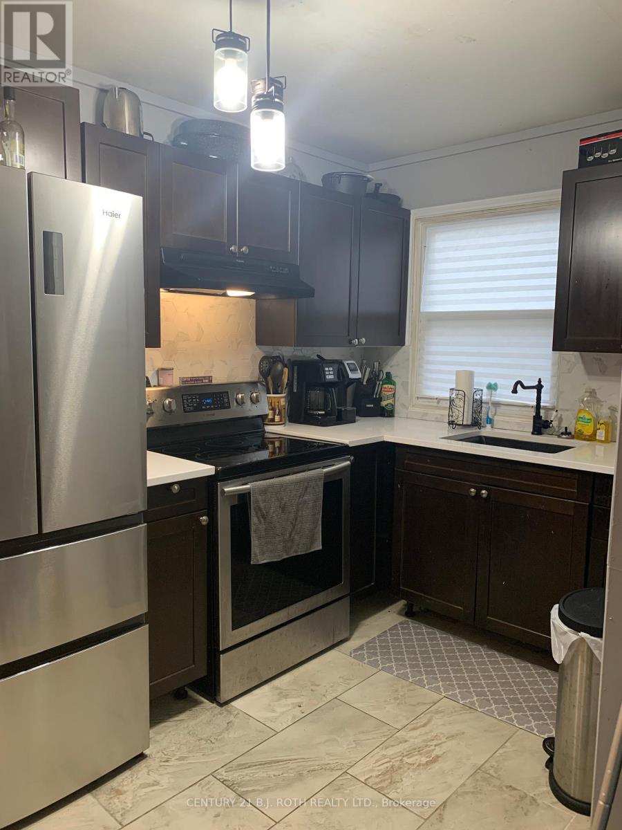16 Albany Avenue, Orillia, Ontario  L3V 2T3 - Photo 2 - S12480837