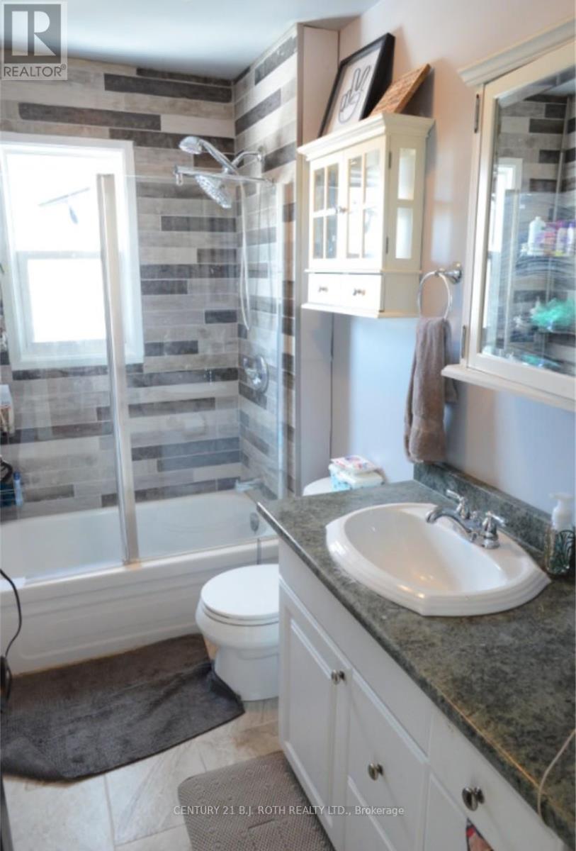 16 Albany Avenue, Orillia, Ontario  L3V 2T3 - Photo 8 - S12480837