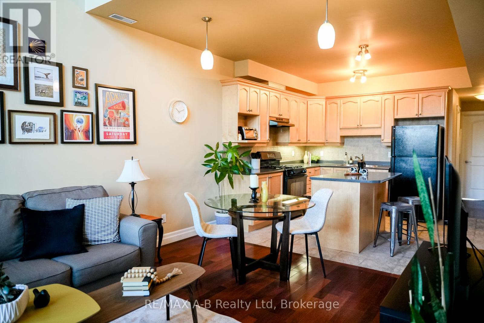 305 - 555 King Street E, Kitchener, Ontario  N2G 2L9 - Photo 6 - X12480927