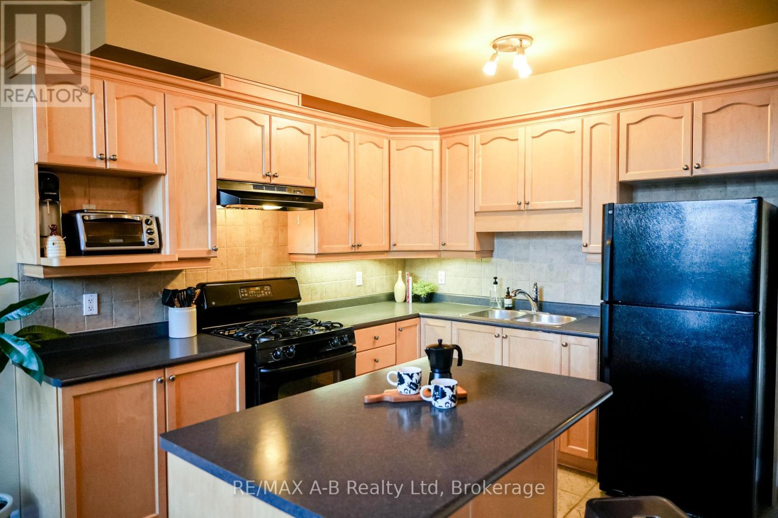 305 - 555 King Street E, Kitchener, Ontario  N2G 2L9 - Photo 8 - X12480927