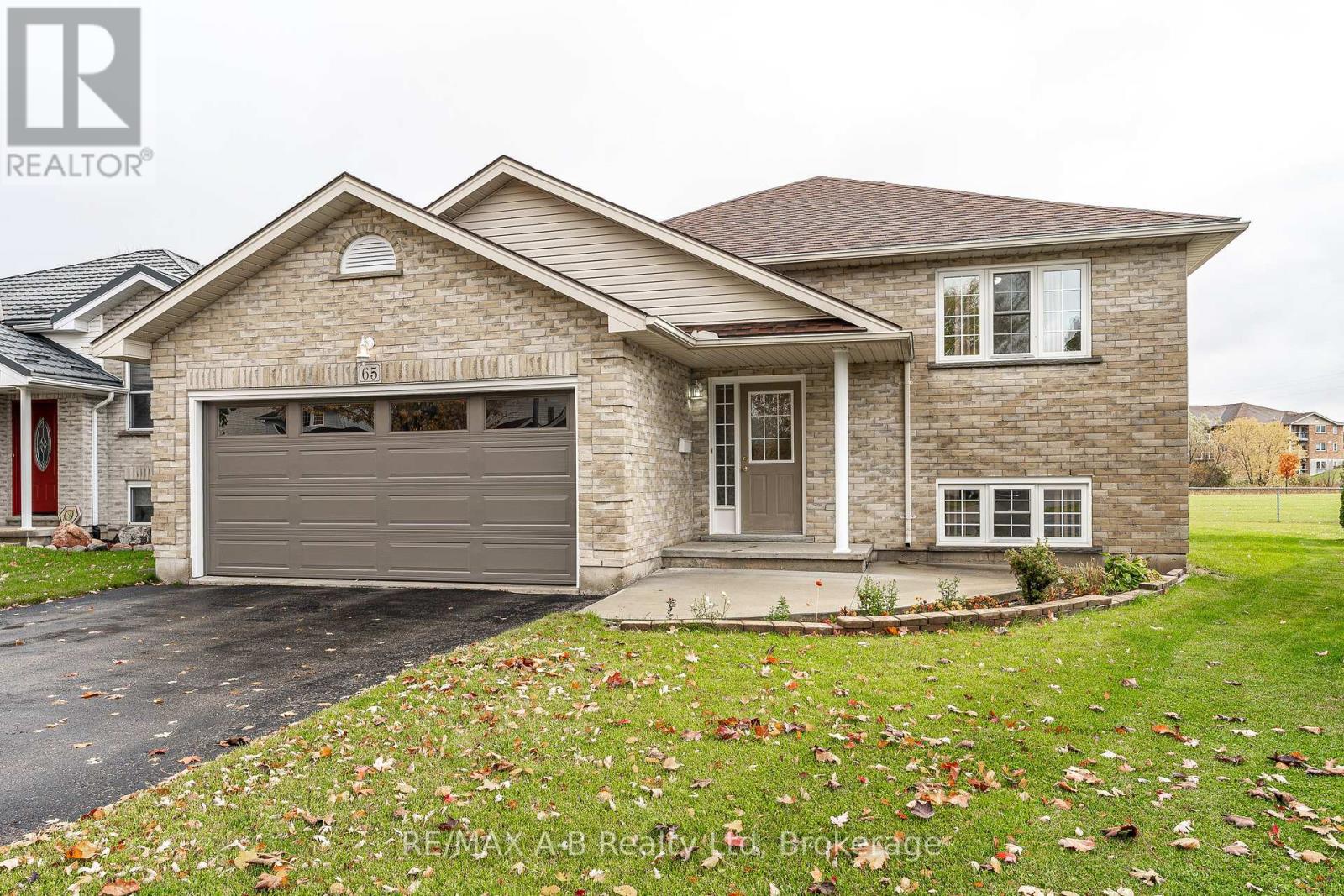 65 Parkhaven Crescent, St. Marys, Ontario  N4X 1E7 - Photo 2 - X12480968