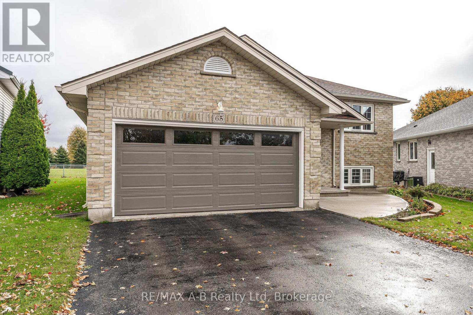 65 Parkhaven Crescent, St. Marys, Ontario  N4X 1E7 - Photo 3 - X12480968