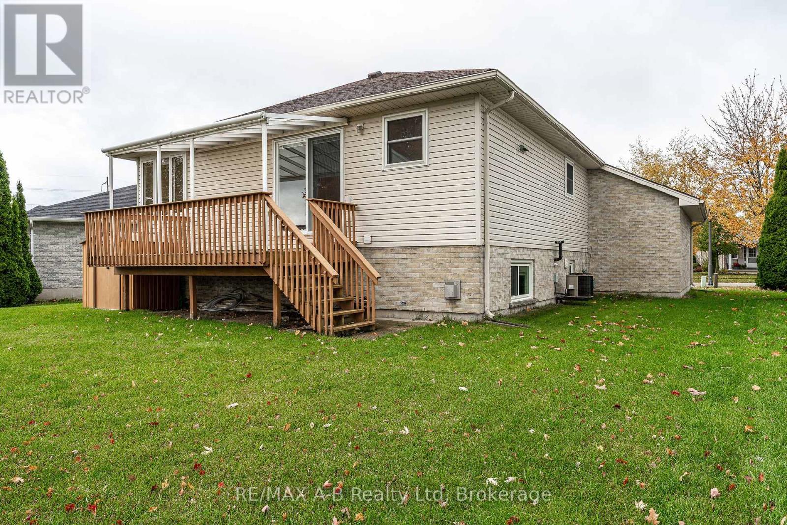 65 Parkhaven Crescent, St. Marys, Ontario  N4X 1E7 - Photo 36 - X12480968
