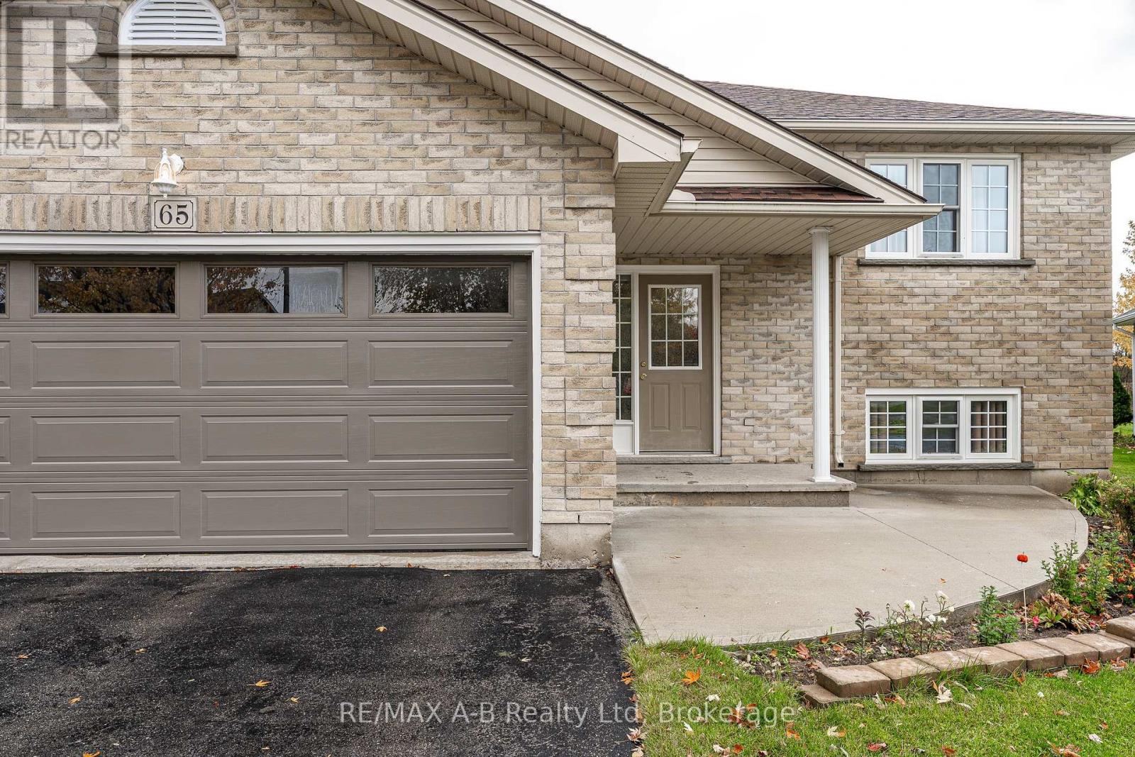 65 Parkhaven Crescent, St. Marys, Ontario  N4X 1E7 - Photo 4 - X12480968