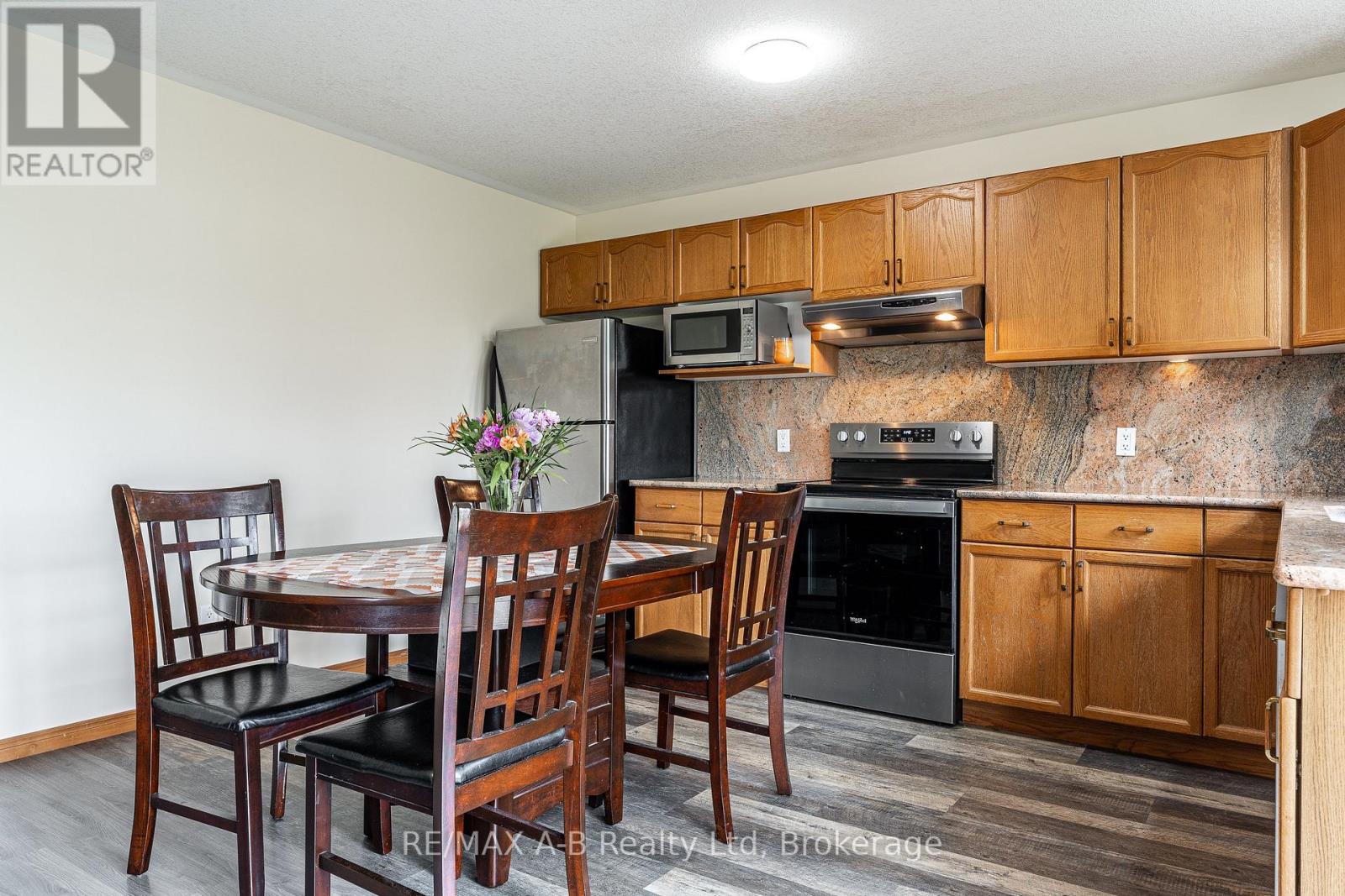 65 Parkhaven Crescent, St. Marys, Ontario  N4X 1E7 - Photo 8 - X12480968