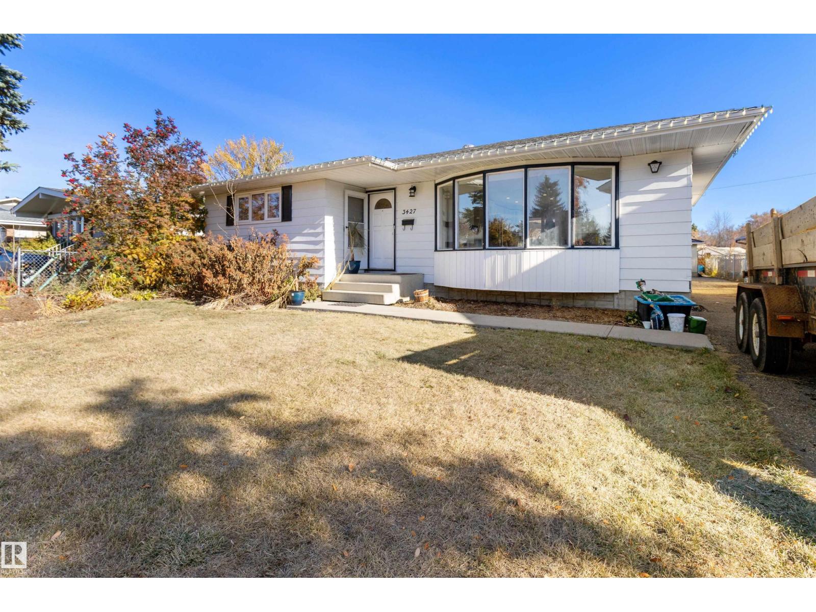 3427 78 St Nw, Edmonton, Alberta  T6K 0E1 - Photo 1 - E4463394