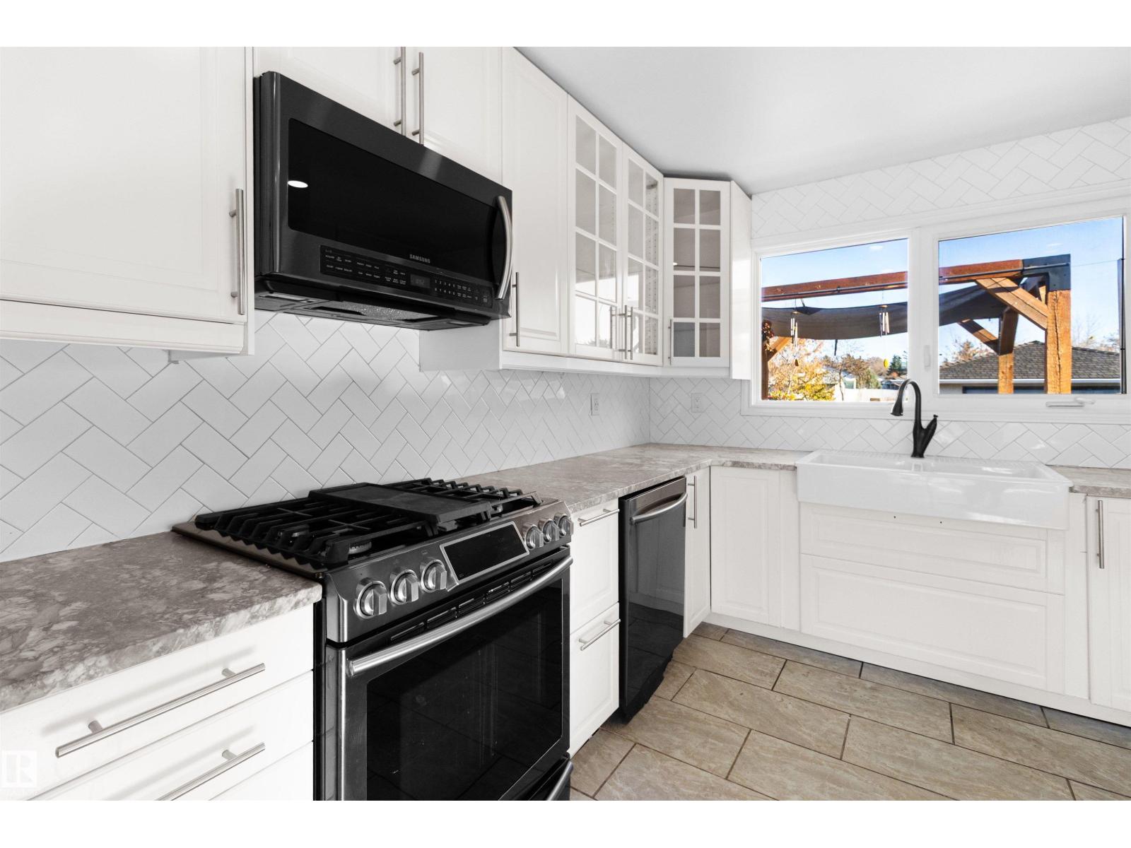 3427 78 St Nw, Edmonton, Alberta  T6K 0E1 - Photo 11 - E4463394