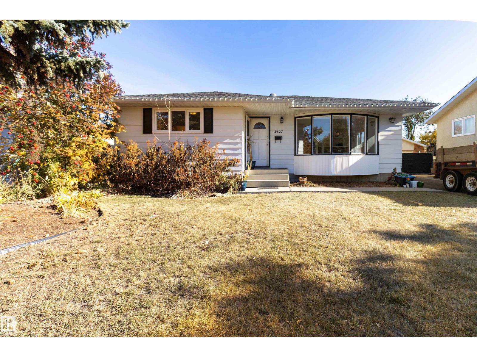 3427 78 St Nw, Edmonton, Alberta  T6K 0E1 - Photo 2 - E4463394