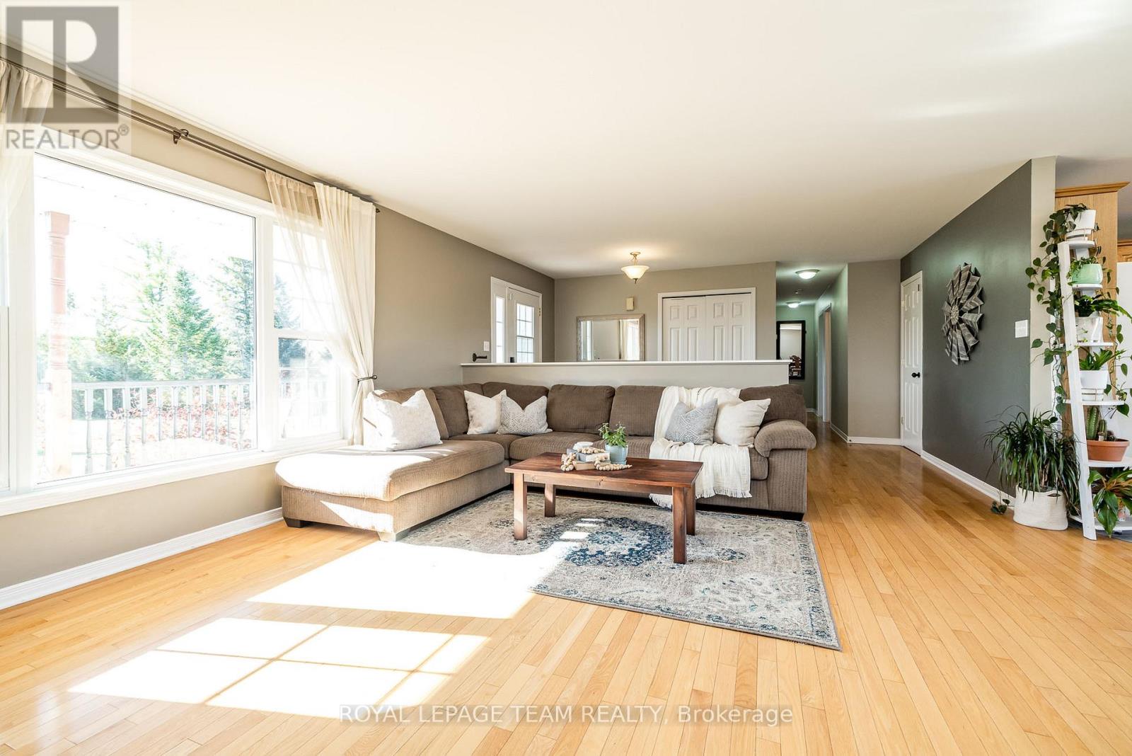 344 Richardson Road, Montague, Ontario  K0G 1N0 - Photo 11 - X12480913