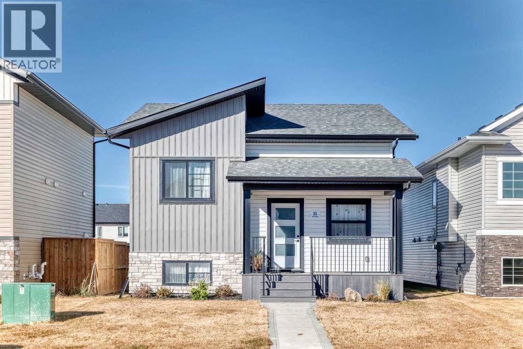 11 Ian Way, Sylvan Lake, Alberta  T4S 0T6 - Photo 1 - A2266436